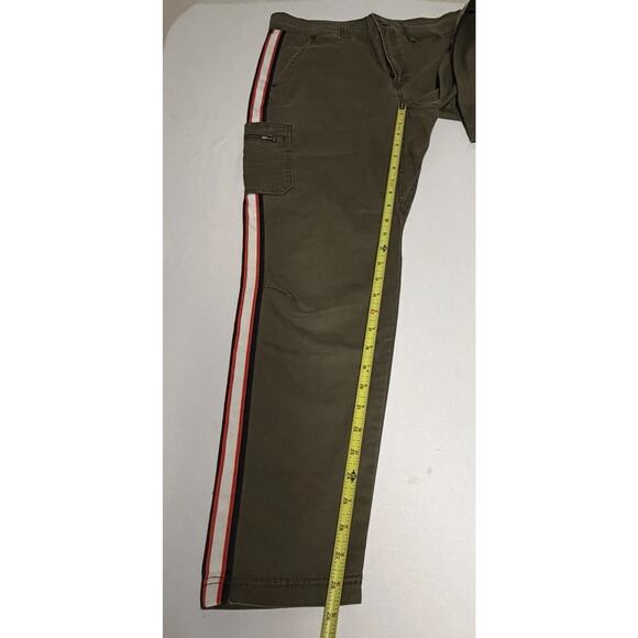 ATHLETA Women’s Summit Cargo Pant Olive Green Stripe Utility Hiking Pants Size 2 - Picture 12 of 14